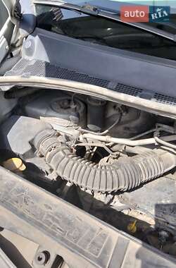 Грузовой фургон Renault Master 2012 в 