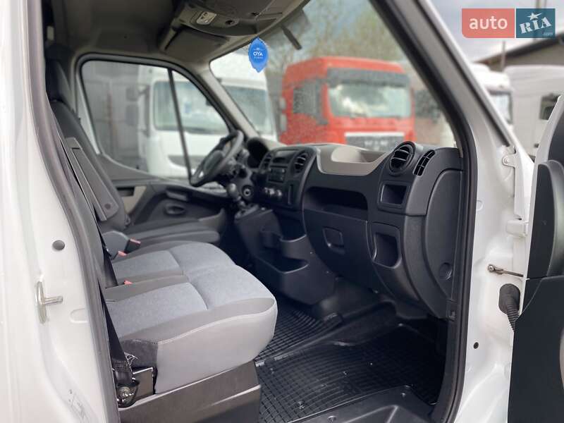 Вантажний фургон Renault Master 2018 в Хусті
