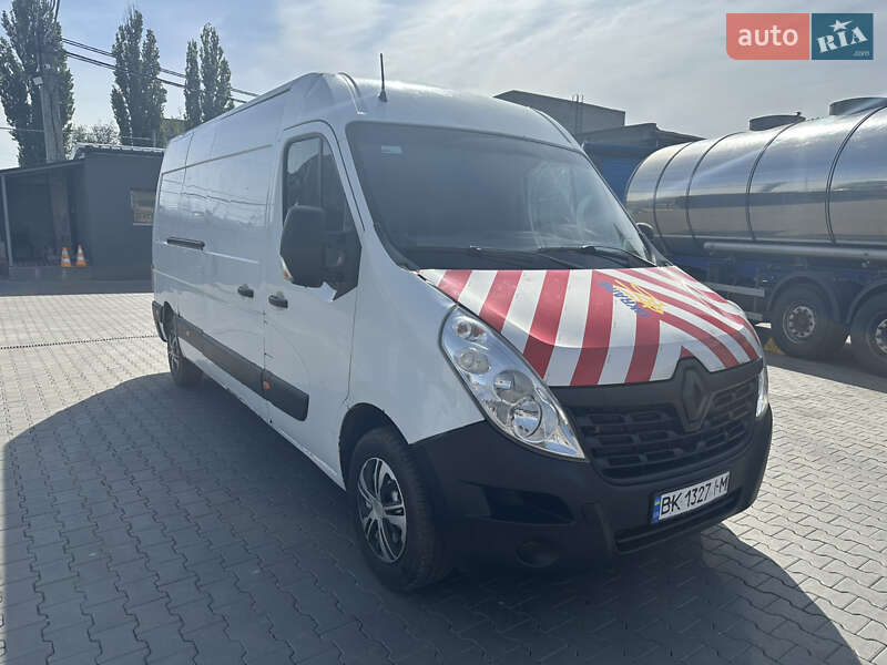 Вантажний фургон Renault Master 2017 в Рівному