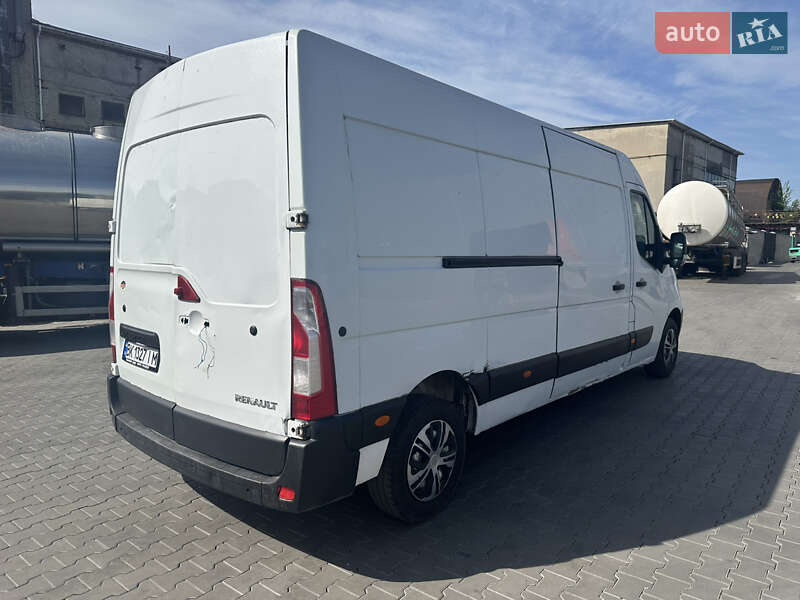 Вантажний фургон Renault Master 2017 в Рівному