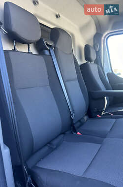 Грузовой фургон Renault Master 2021 в 