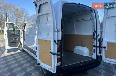 Грузовой фургон Renault Master 2021 в 