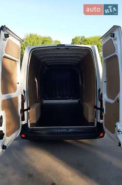 Грузовой фургон Renault Master 2018 в 