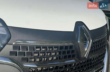 Грузовой фургон Renault Master 2022 в 