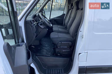 Грузовой фургон Renault Master 2021 в 