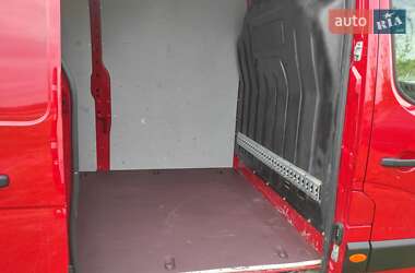 Грузовой фургон Renault Master 2016 в 