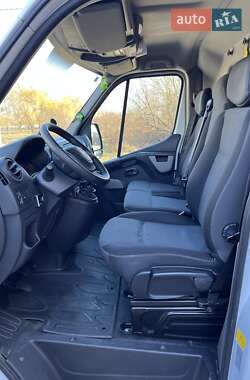 Вантажопасажирський фургон Renault Master 2018 в 