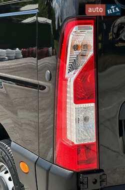 Вантажний фургон Renault Master 2020 в 