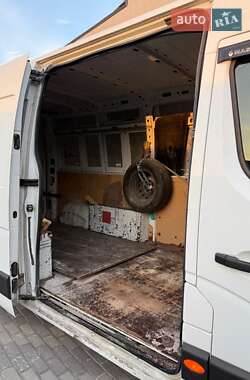 Грузовой фургон Renault Master 2017 в 