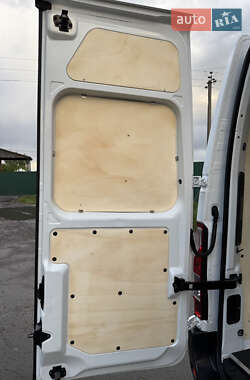Вантажний фургон Renault Master 2021 в 