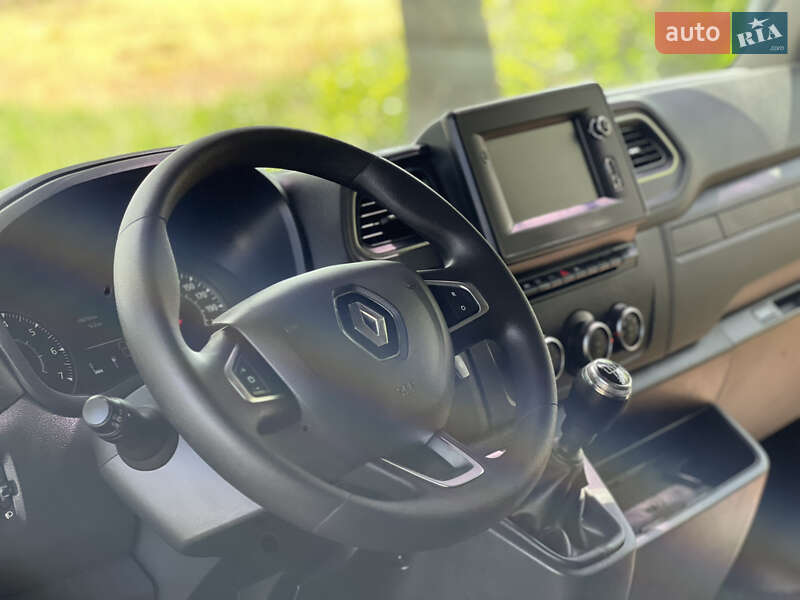 Вантажний фургон Renault Master 2021 в Дубні