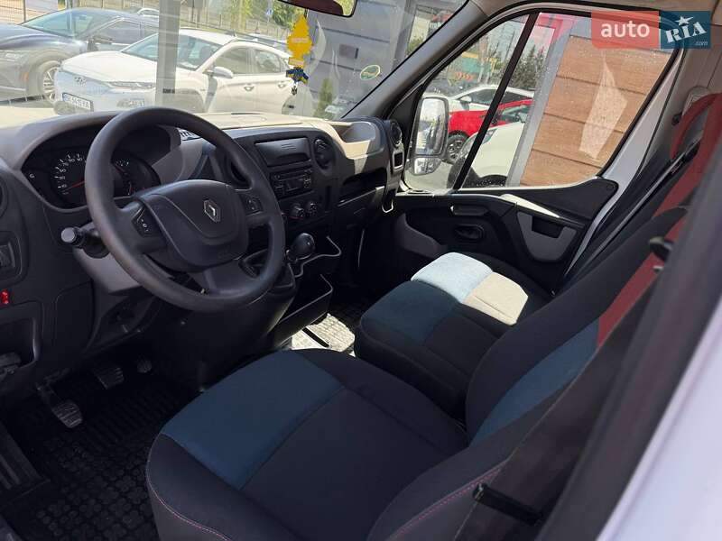 Автовоз Renault Master 2016 в Ровно