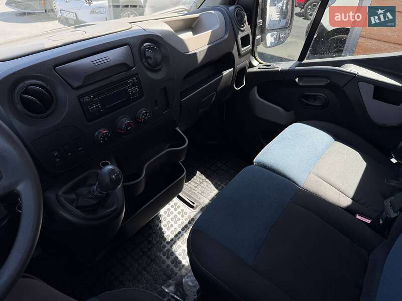 Автовоз Renault Master 2016 в Ровно