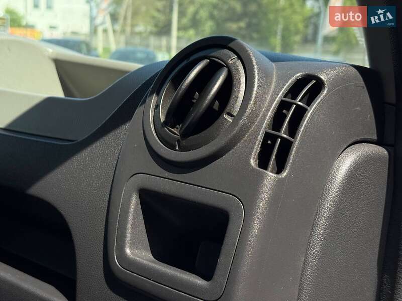 Автовоз Renault Master 2016 в Ровно