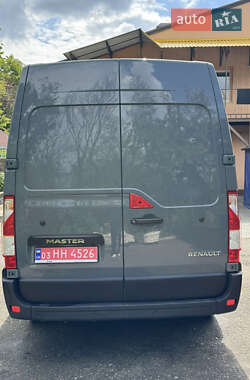 Грузовой фургон Renault Master 2022 в 