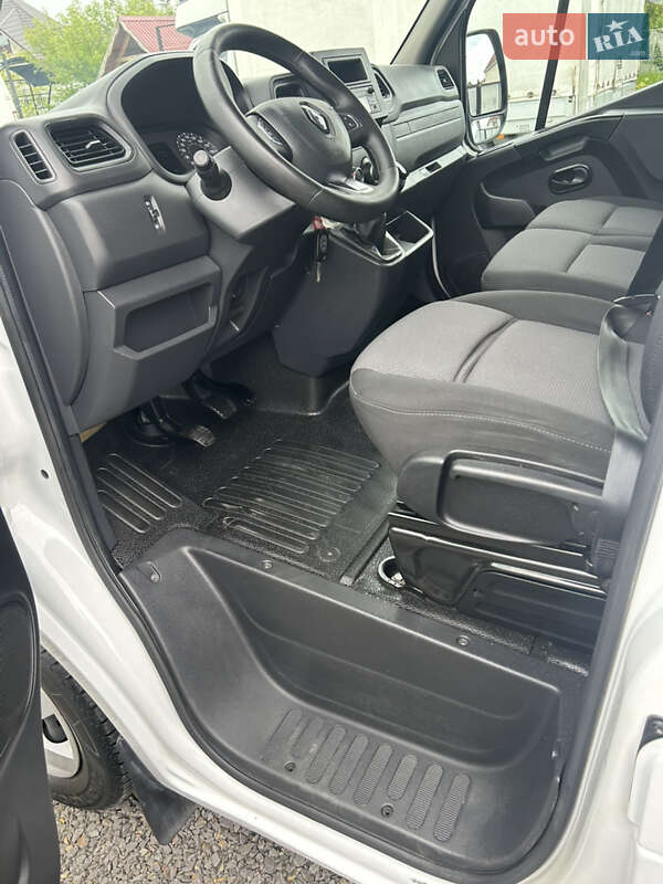 Вантажний фургон Renault Master 2020 в Хусті