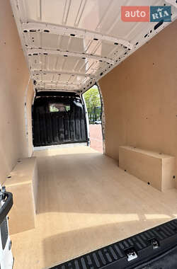 Вантажний фургон Renault Master 2021 в 