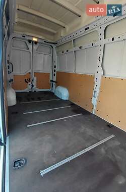Грузовой фургон Renault Master 2021 в 
