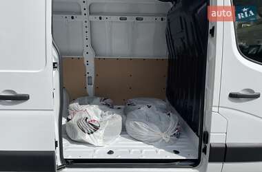 Грузовой фургон Renault Master 2024 в 