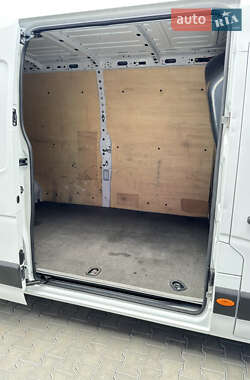 Вантажний фургон Renault Master 2017 в 
