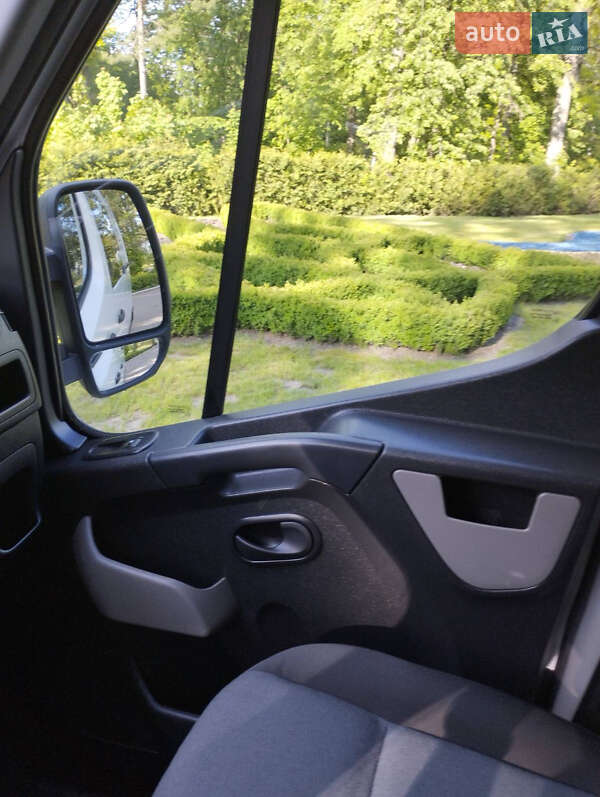 Грузовой фургон Renault Master 2016 в Ровно