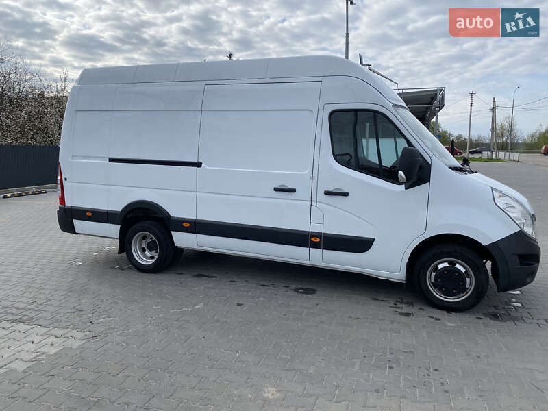Грузовой фургон Renault Master 2015 в Коростене