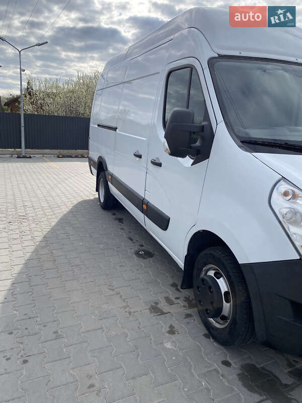 Грузовой фургон Renault Master 2015 в 