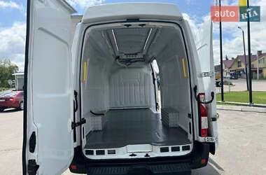 Грузовой фургон Renault Master 2021 в 