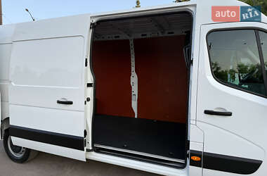 Вантажний фургон Renault Master 2022 в 