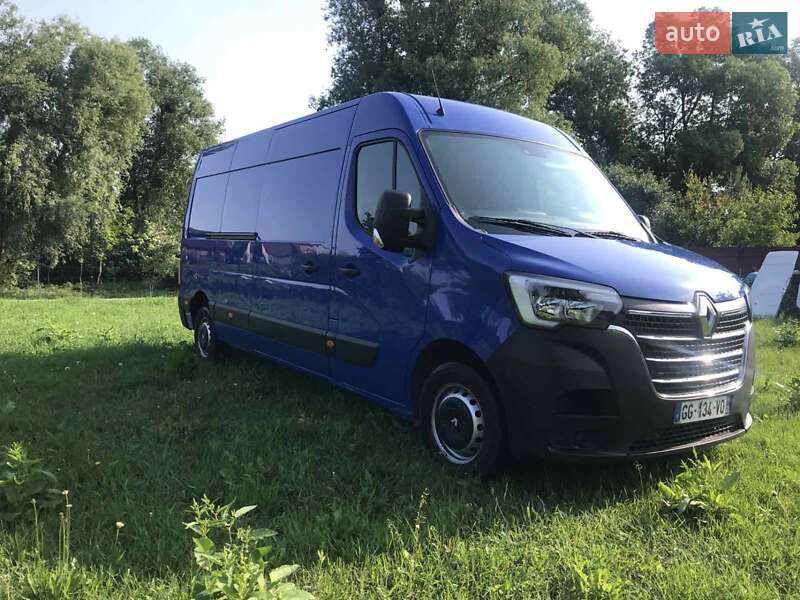 Грузовой фургон Renault Master 2022 в 