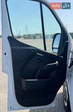 Грузовой фургон Renault Master 2021 в 