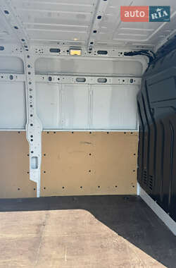 Грузовой фургон Renault Master 2021 в 