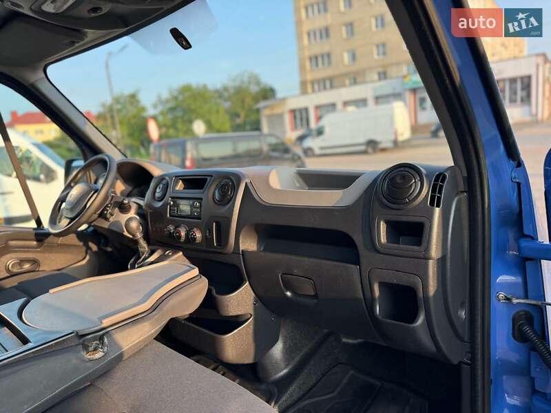 Грузопассажирский фургон Renault Master 2017 в Дубно