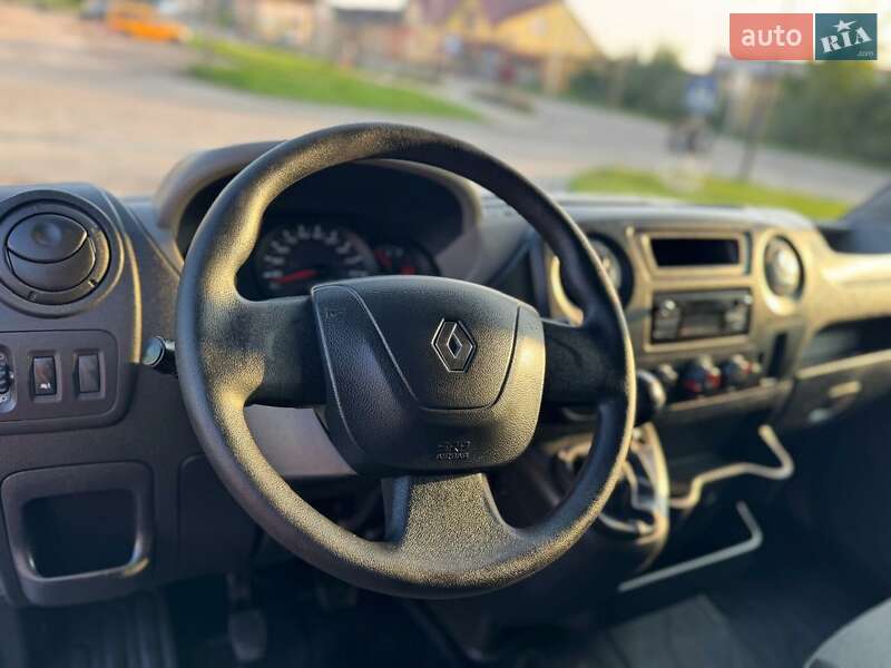 Грузопассажирский фургон Renault Master 2017 в Дубно