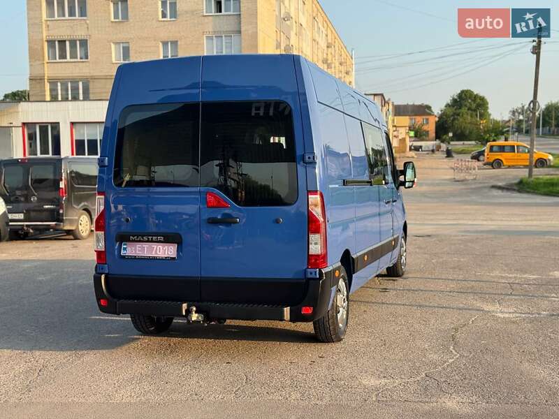Грузопассажирский фургон Renault Master 2017 в Дубно