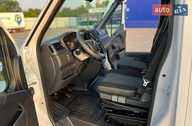 Вантажний фургон Renault Master 2022 в 