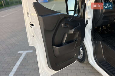 Вантажний фургон Renault Master 2022 в 