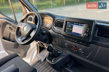 Вантажний фургон Renault Master 2022 в 
