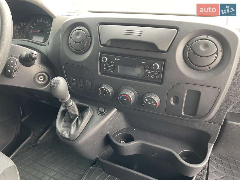 Грузовой фургон Renault Master 2017 в Луцке
