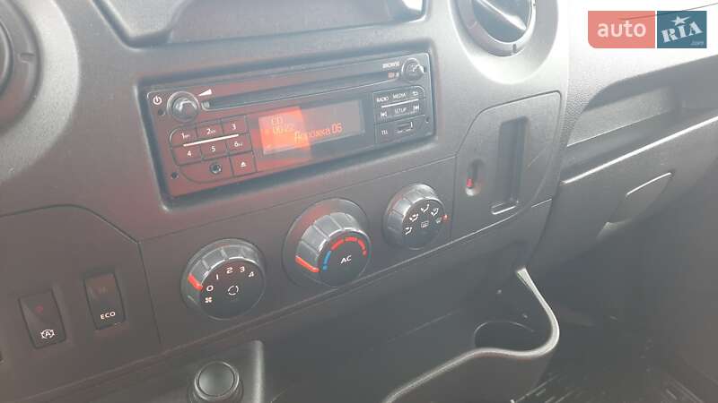 Грузовой фургон Renault Master 2015 в Ивано-Франковске