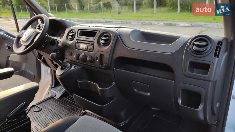 Грузовой фургон Renault Master 2017 в Бердичеве