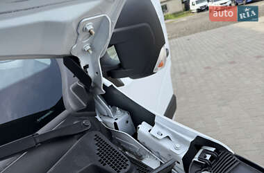 Грузовой фургон Renault Master 2022 в 