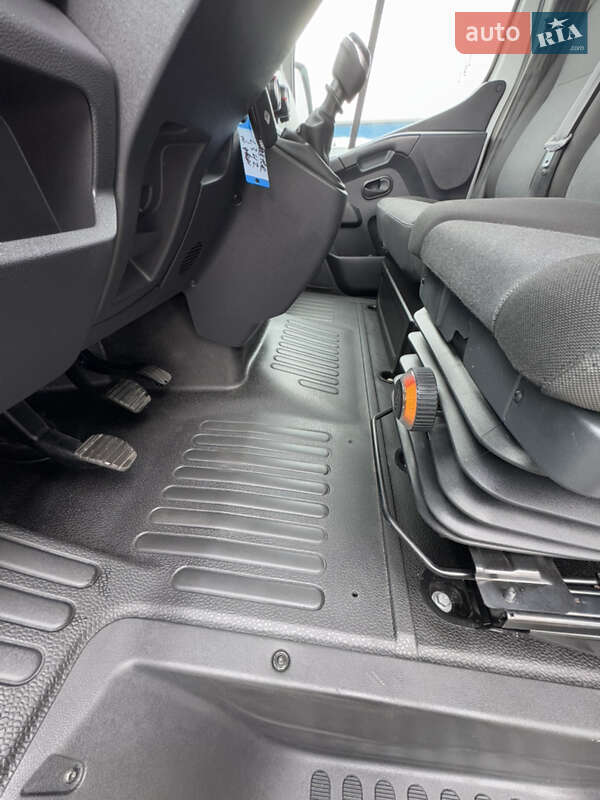 Грузовой фургон Renault Master 2020 в Киеве