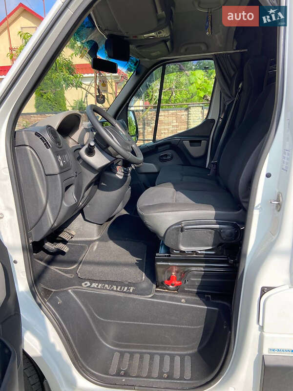 Автовоз Renault Master 2013 в Радивилове