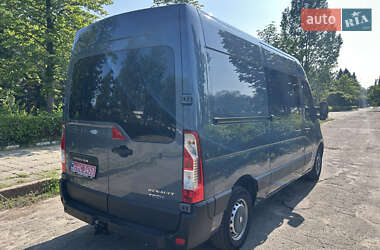 Грузопассажирский фургон Renault Master 2018 в 