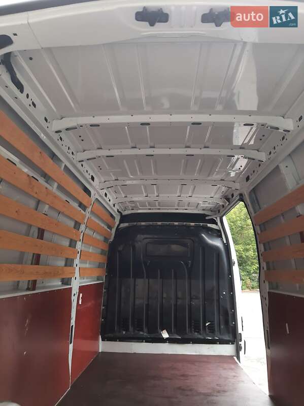 Вантажний фургон Renault Master 2016 в Полтаві