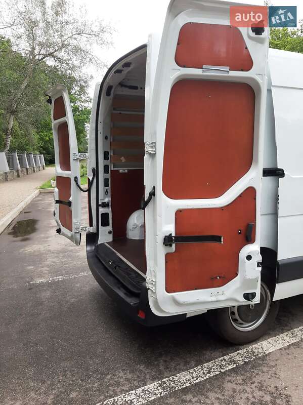 Вантажний фургон Renault Master 2016 в Полтаві