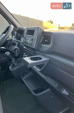 Вантажний фургон Renault Master 2023 в 
