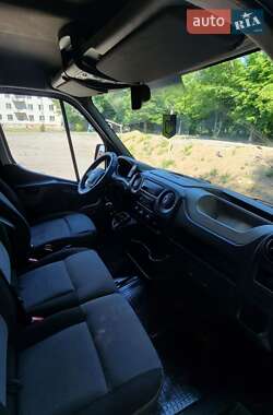 Грузовой фургон Renault Master 2015 в 