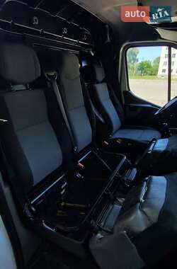 Грузовой фургон Renault Master 2015 в 